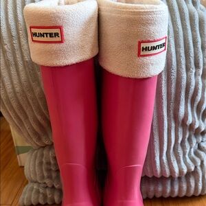 Hunter Pink Tall Rain Boots with Cream Fleece Cuffs